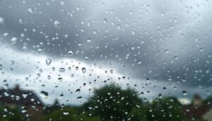 Les gouttes d’eau sur les vitres sont un signal d’alerte : pourquoi il faut agir vite contre l’humidité